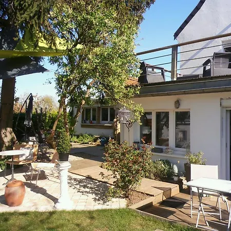 Les Mille Jeanne Bed & Breakfast